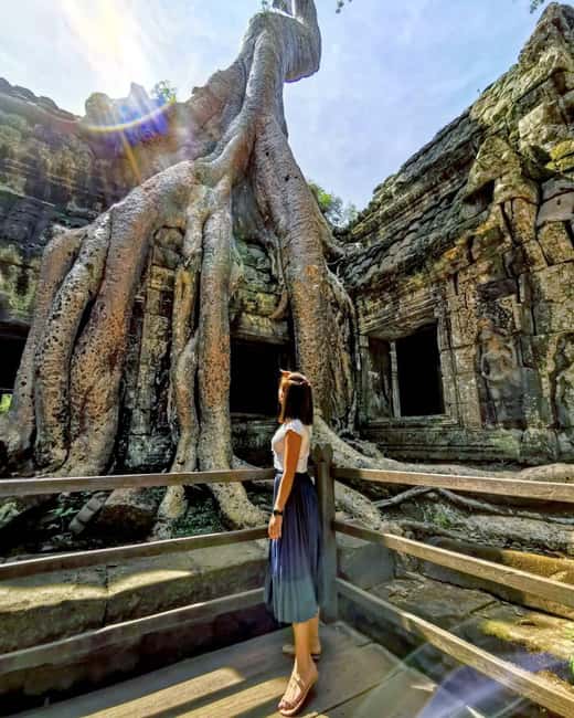 Siem Reap: Angkor Wat Sunrise Tour with Spanish Guide - Inside Angkor Wat: walk the icon with context, not just photos