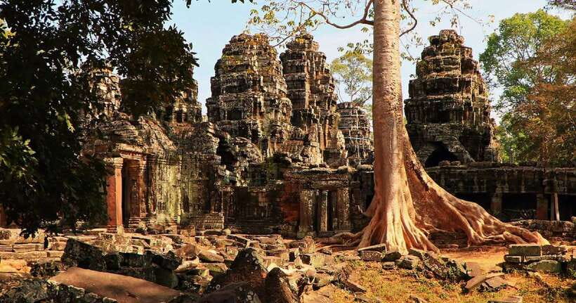 Siem Reap: Angkor Wat Tour Explore The Most Iconic Temples - Inside Angkor Wat: what to notice beyond the famous silhouette