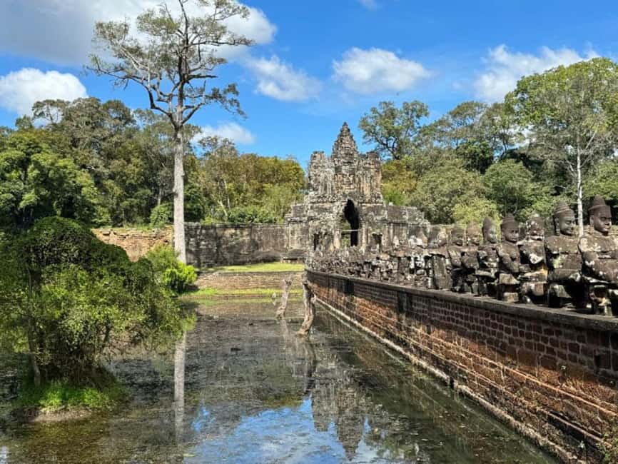 Siem Reap: Angkor Wat Tour with Italian-Speaking Guide - Practical temple rules: what to wear and what not to bring