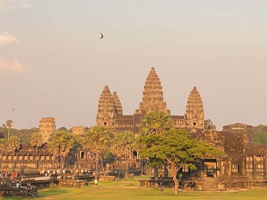 Siem Reap: Angkor Wat Tour with Italian-Speaking Guide - The guide makes or breaks Angkor: Italian explanations and photo help