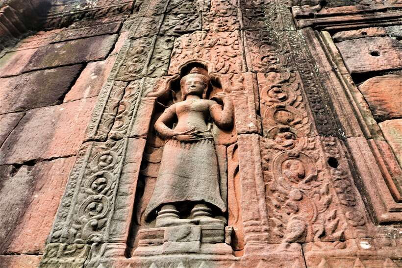 Siem Reap: Angkor Wat with German or English Guided Tour - Angkor Thom and Bayon: Gods, Demons, and Stone Smiles