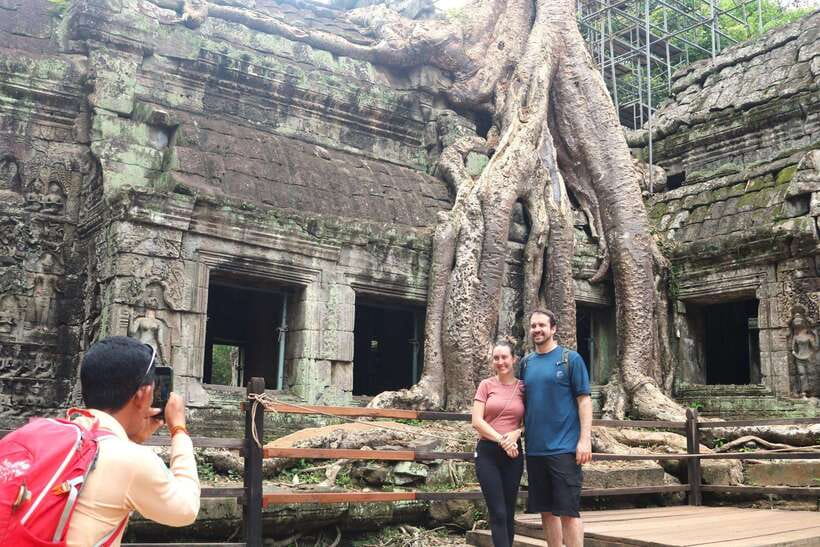 Siem Reap: Angkor Wat with German or English Guided Tour - What to Bring, What to Wear, and How to Stay Comfortable
