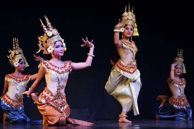 Siem Reap: Apsara Dance Show and Dinner with Hotel Pickup - Hotel Pickup, Then The Robam Theatre Evening Pace
