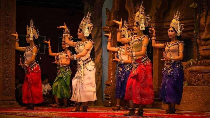 Siem Reap: Apsara Dance Show and Dinner with Hotel Pickup - Apsara Dancing: Why Those Hand Motions Matter