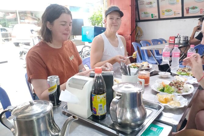 Siem Reap Authentic Breakfast and Market Tour - Stop 3 at Wat Bo Temple: Grilled Pork Rice With Sweet and Sour Pickles