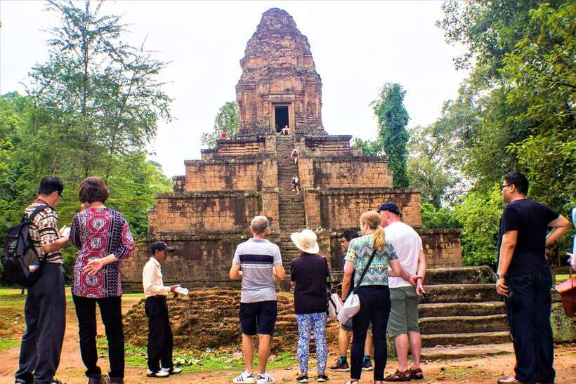 Siem Reap: Banteay Srei and Grand Circuit Heritage Tour - Lunch break: simple, local, and perfectly timed