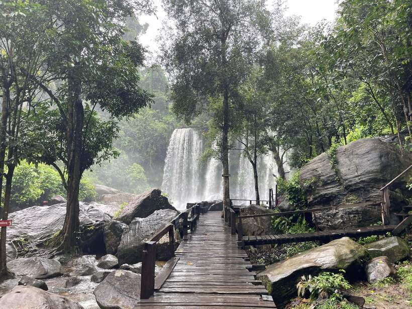 Siem Reap: Beng Mealea, Banteay Srei & Kulen Waterfall Trip - Beng Mealea: the jungle ruin that makes you slow down