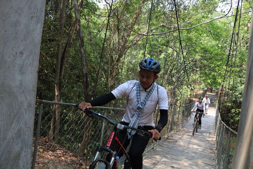 Siem Reap: Bike Rental - How to ride smart around temple grounds