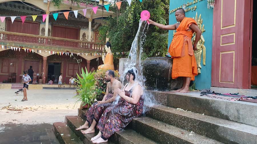 Siem Reap Cambodian Buddhist Water Blessing and Local Market - Local Market Time in Siem Reap, Beyond Souvenir Hunting