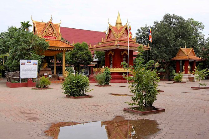 Siem Reap City Tour - Royal Residence and Wat Preah Prom Rath: calm breaks inside the city