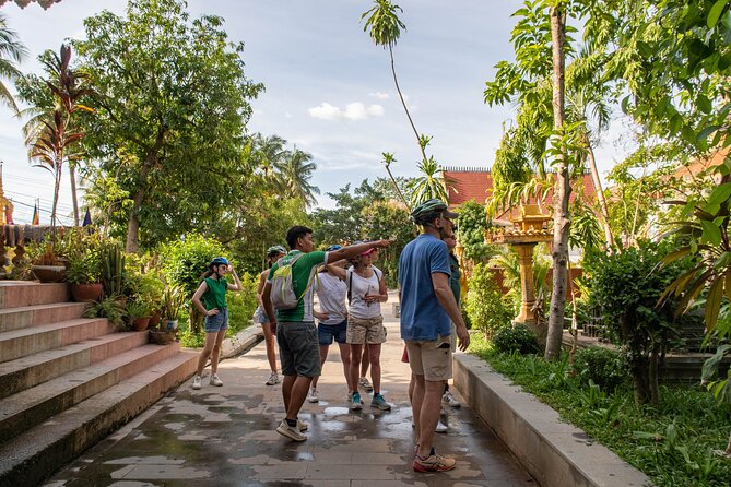 Siem Reap Countryside Bike Tour / E-Bike or Tuk Tuk - Wat Po Banteaychey Area Stops: Market, Mushrooms, Rice Wine, Lotus Farms, and Crafts