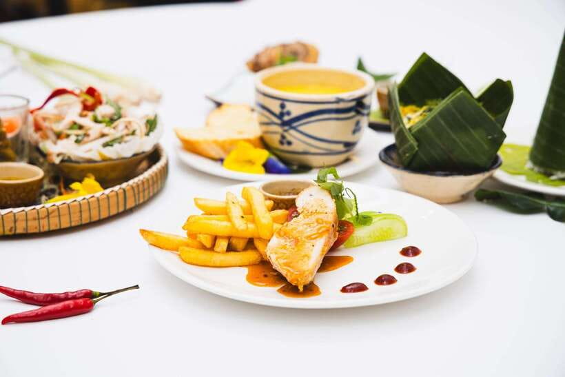 Siem Reap: Dinner and Traditional Show with Hotel Transfer - Should you book this Siem Reap dinner and apsara show?