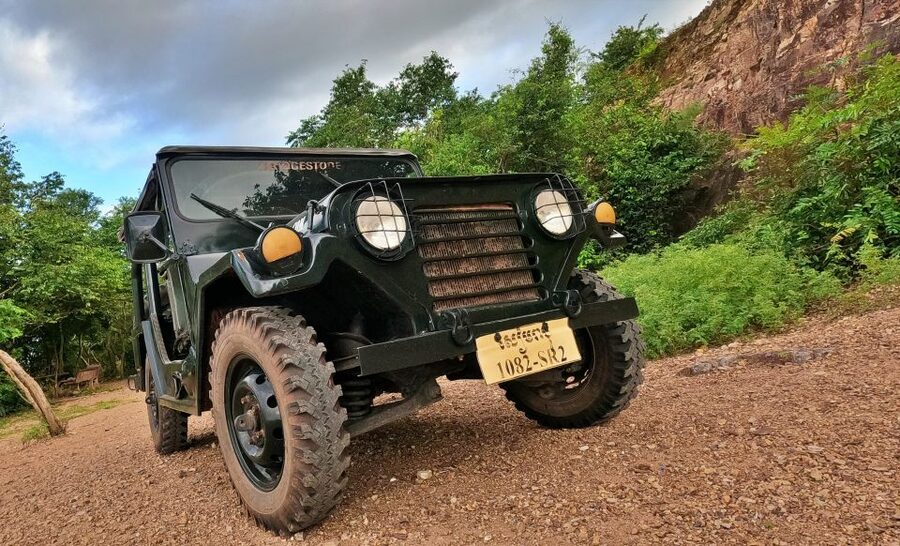Siem Reap - Discover Angkor Wat by Jeep - A vintage jeep turns Angkor into a road trip