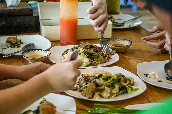 Siem Reap Evening Food Tour - Inclusive 5 stops Local Tastings - Food safety and comfort: how this tour reduces the usual street-food stress