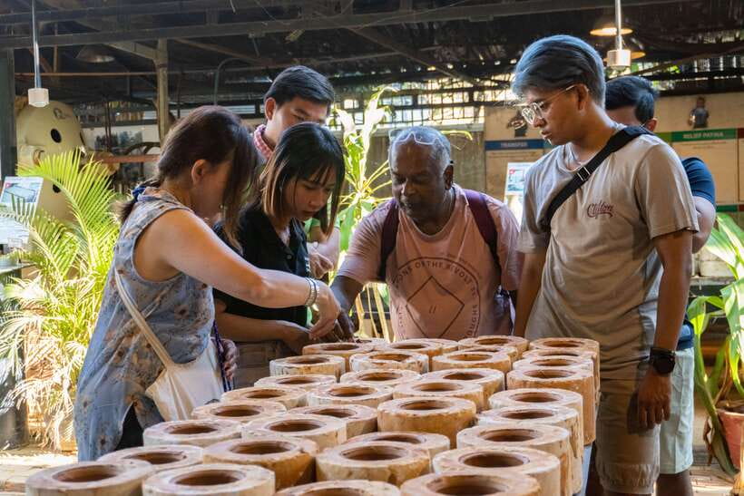 Siem Reap Evening Food Tour - On Promotion Price limit Offer - Street 60 night market and the bug-tasting choice