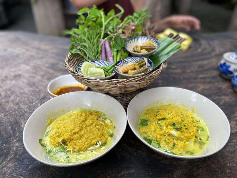 Siem Reap: Evening Food Tour with 10 Local Tastings - Key highlights in plain terms