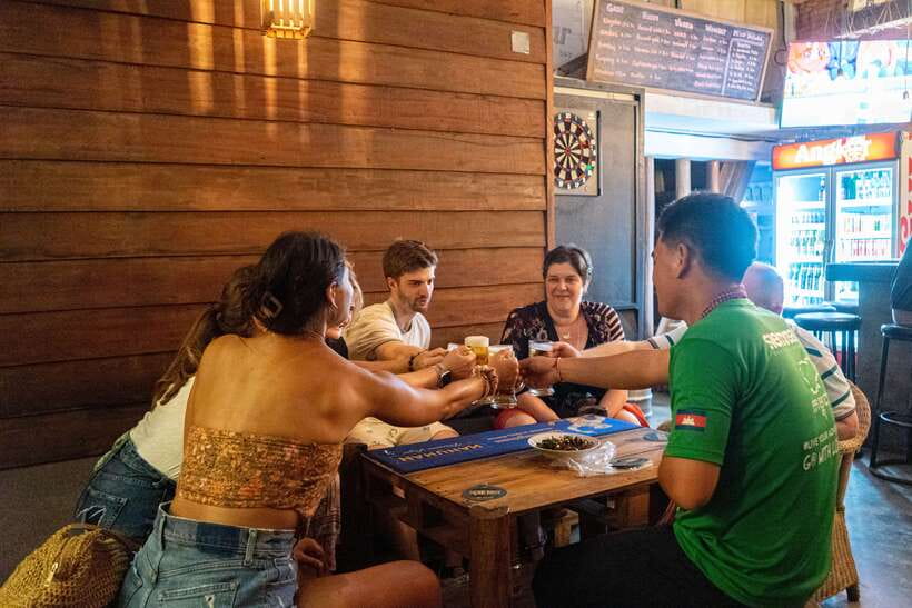 Siem Reap: Evening Food Tour with 10 Local Tastings - The 5:00 pm start, pickup, and how the evening stays easy