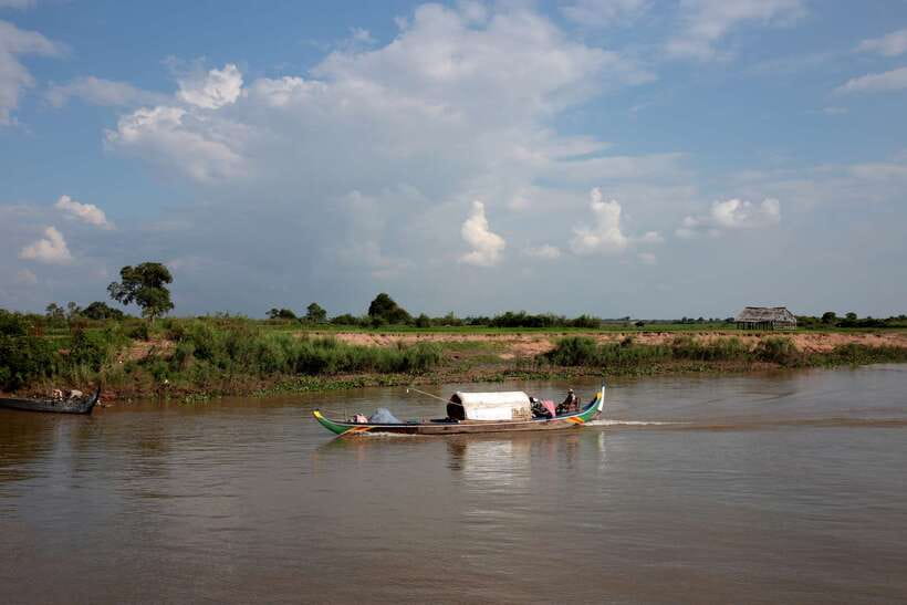 Siem Reap: Floating Village Tour - Timing, weather, and what to wear for a boat day