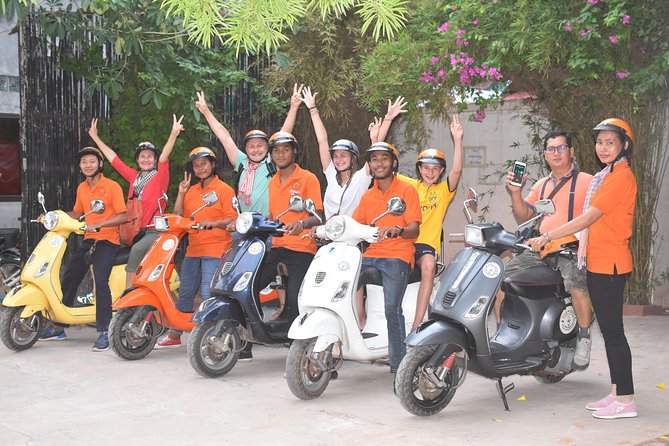 Siem Reap Food Tour by Vespa - Meeting at 6:00 pm, riding smart, and staying comfortable