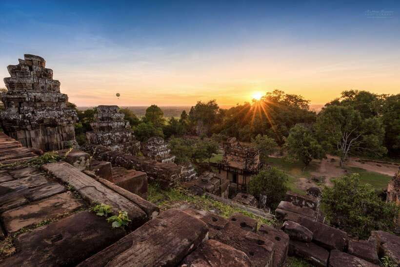 Siem Reap: Full Day Angkor Wat Temple Tour with Sunset - Phnom Bakheng Sunset: The Steps, the View, and Why It’s Worth the Effort