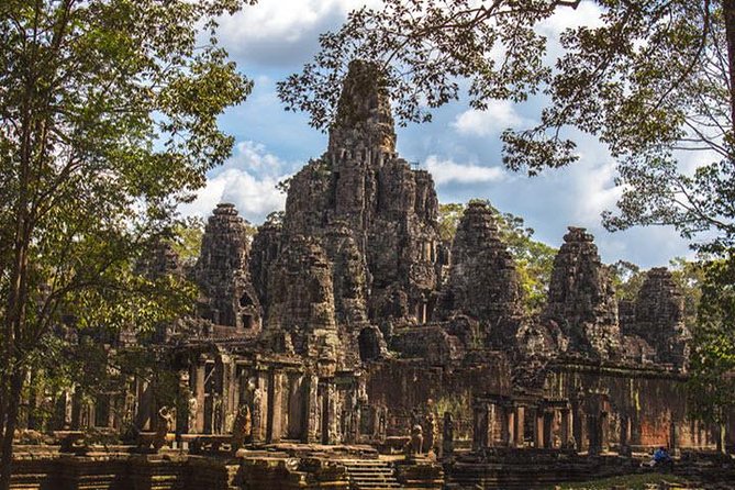 Siem Reap Full Day Angkor Wat Tour Small Group - Your guide sets the tone, from flexible pace to clear explanations