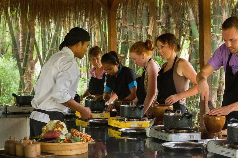 Siem Reap: Half-Day Cambodian Cooking Class - The Three Dishes: Spring Rolls, Cambodian Curry, and Palm Sugar Bananas