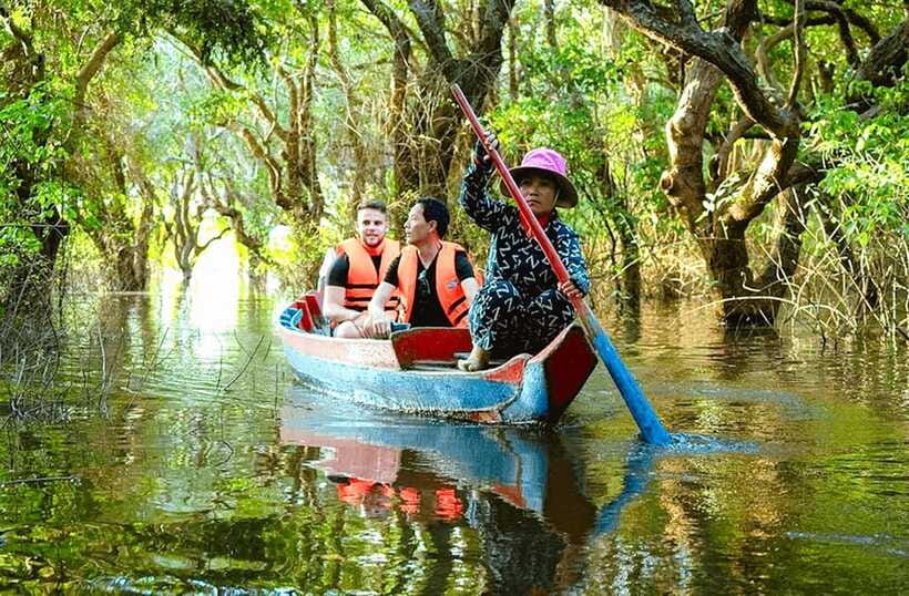 Siem Reap: Half-Day Kampong Phluk with Sunset, Boat & Guide - Ro Lus Market Stop: A Practical First Look at Daily Life