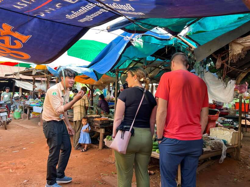 Siem Reap: Kampong Phluk and Tonle Sap Sunset Boat Cruise - Kampong Phluk floating village: stilt houses, mangroves, and real routines
