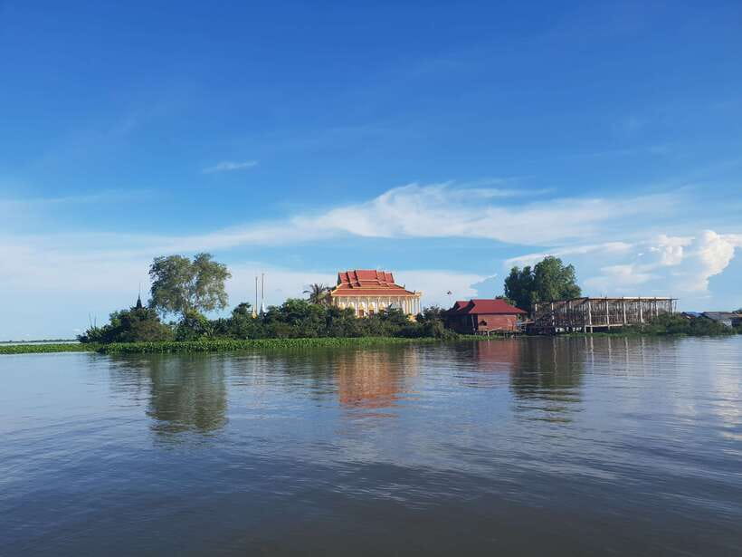 Siem Reap: Kompong Khleang Floating Village Guided Tour - Boat trip on Tonle Sap: schools, pagodas, and lake neighborhoods