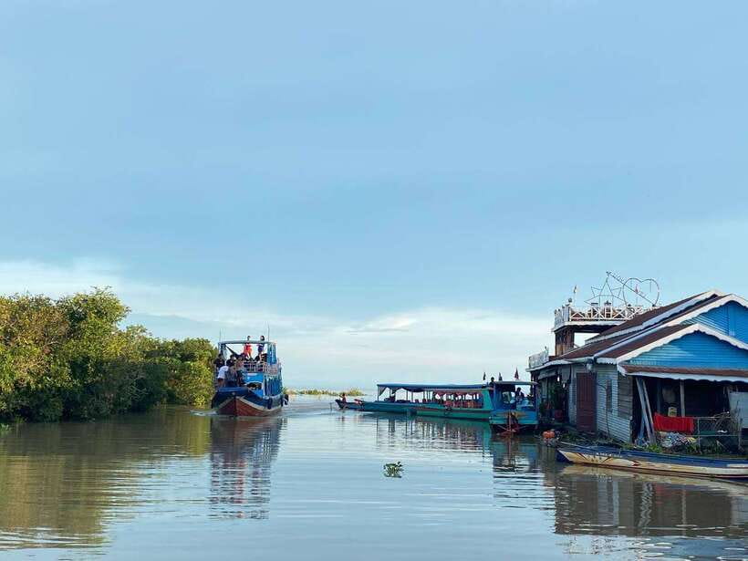 Siem Reap: Kompong Phluk Floating Village Half-Day Tour - Floating café and sunset: afternoon magic, plus a patience test