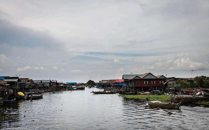Siem Reap: Kompong Phluk Floating Village Half-Day Tour - Ro Lus Market: where the tour starts feeling real