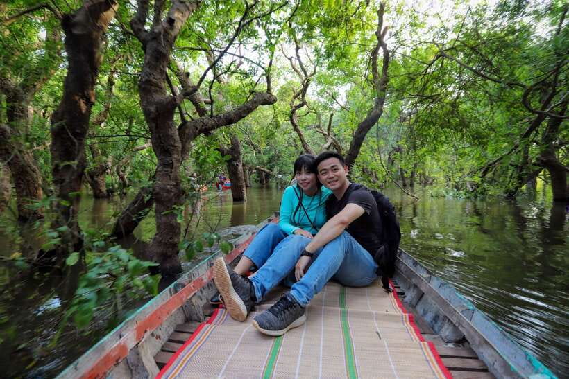 Siem Reap: Kulen Mountain, Beng Mealea and Tonle Sap Tour - Kulen waterfall lunch and swim time: the best payoff for the long ride