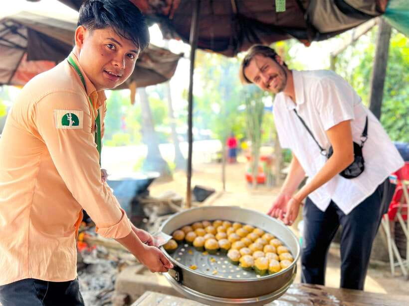 Siem Reap: Kulen Mountain Small Group Tour with Picnic Lunch - Wat Preach Angthom and the reclining Buddha statue