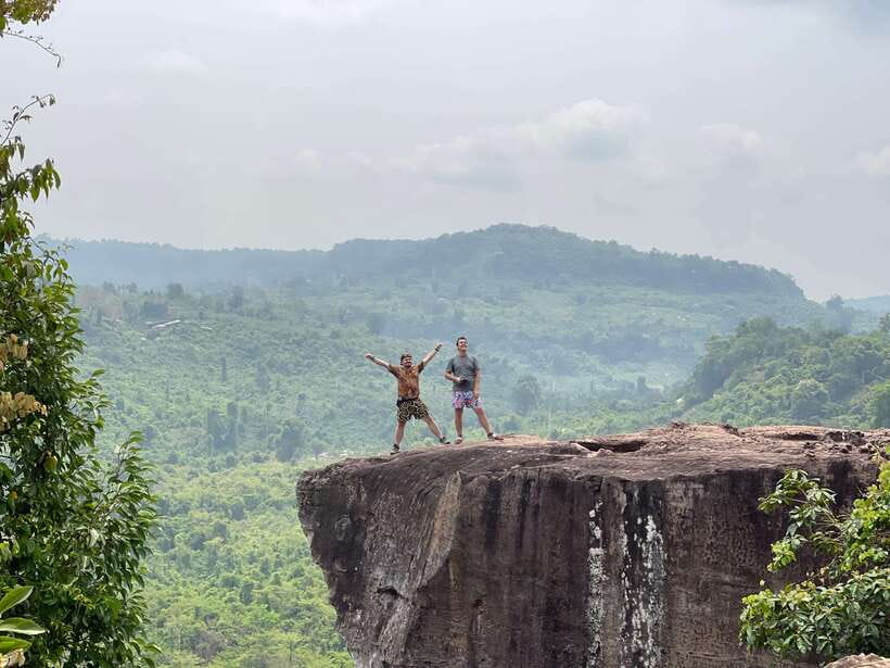 Siem Reap: Kulen Waterfall and Banteay Srei Exploration - Preah Dak Village: Steamed Palm Cakes and Solar Light Bulbs