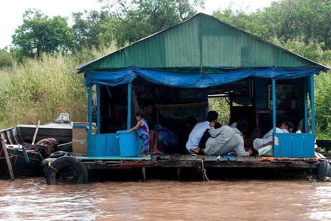 Siem Reap Lake-Side Village Tour - Wildlife sightings and the crocodile farm component