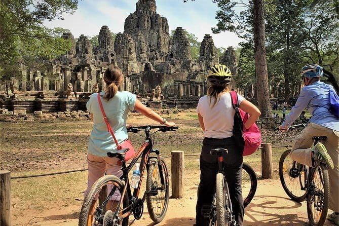 Siem Reap: Morning Bike Tours with Local Market & Lunch - Lunch at a home-style Khmer table