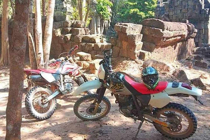 Siem Reap One Day Dirt Bike MotorbikeTour - Getting out of Siem Reap: pickup, the base briefing, and your first hour