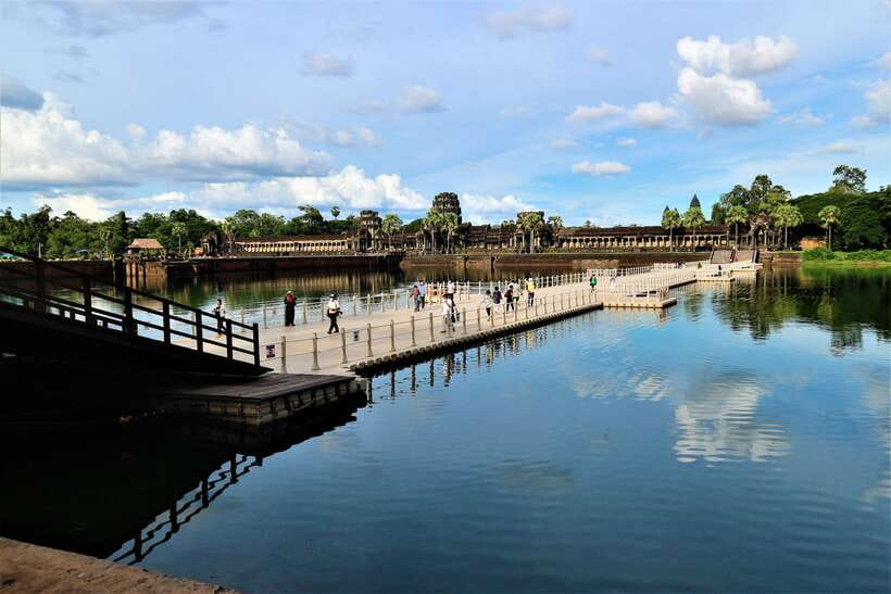 Siem Reap: Personalized Angkor Wat Sunrise/Set by TukTuk/Car - Angkor Thom and the Bayon faces: where the carvings start making sense