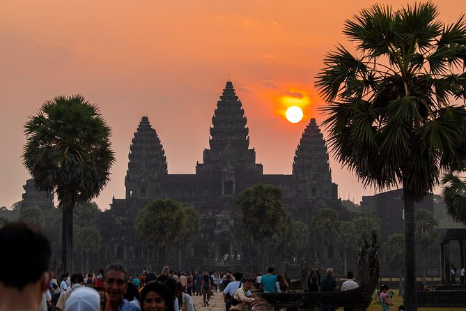 Siem Reap: Private Angkor Wat Sunrise & Tour Around Angkor Park - Getting from Siem Reap to Angkor Wat without losing your morning