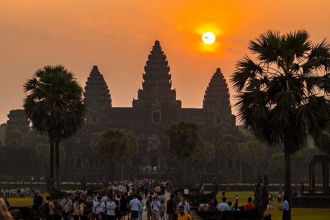 Siem Reap: Private Angkor Wat Sunrise & Tour Around Angkor Park - Stop 2, Banteay Kdei: a calmer Angkor moment