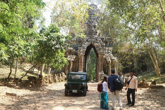 Siem Reap: Private Custom Angkor Wat Tour with Local Guide - Why this private Angkor Wat tour feels easier than doing it on your own