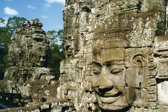 Siem Reap: Private Custom Angkor Wat Tour with Local Guide - Tuktuk pickup, temple walking pace, and what to bring