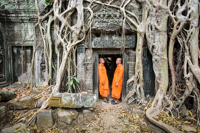Siem Reap Private Day Tour: Angkor Wat Sunrise, Bayon & Ta Prohm - Angkor Thom South Gate: Quick Photo Stop That Sets the Tone