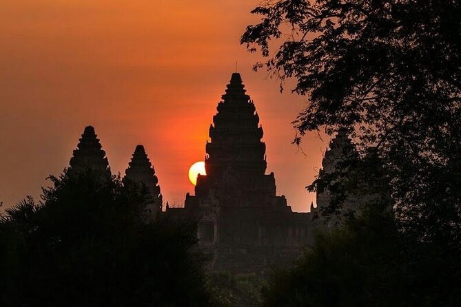 Siem Reap Private Day Tour: Angkor Wat Sunrise, Bayon & Ta Prohm - Private AC Transport, Historian Guide, and What’s Included