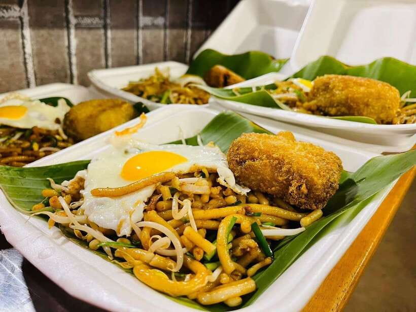 Siem Reap: Small Group Street Food Tour with Tuk-Tuk Ride - Insect Tastings: How to Treat It Like a Cultural Challenge