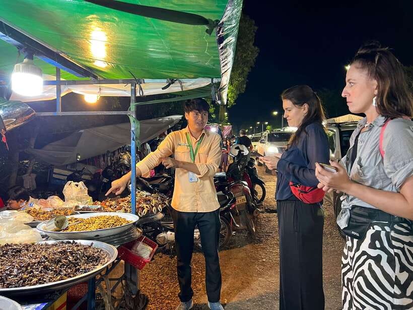 Siem Reap: Street Food Experience by Tuk-Tuk - Lort Cha house noodles and Phum Num Banh Chok: start smart, eat local