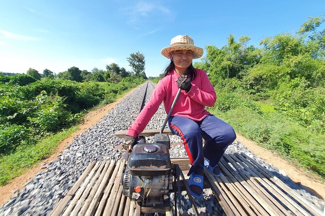 Siem Reap to Battambang Private Guided Tour (Day Trip) - Ek Phnom Temple: an 11th-century stop that breaks up the day