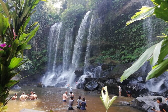 Siem Reap to Phnom Kulen: Waterfalls & 1000 Lingas Tour - Phnom Kulen National Park: jungle paths and the sacred feel