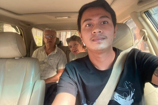 Sihanoukville Airport Transfers - Pickup That Tries to Cut Through Airport Chaos