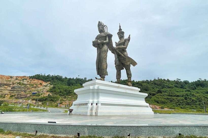 Sihanoukville City Tour for Cruise Passengers with 7 Stops - Tomnub Rolok fishing village: watch work happen on a real schedule